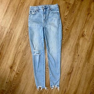 American Eagle Light Wash Distressed Stretch Skinny Jeans